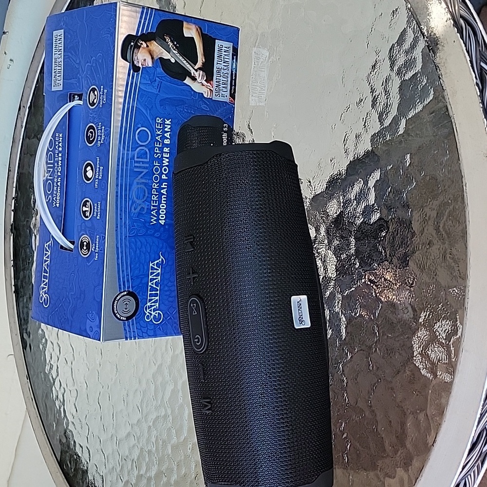 FREE SHIPPING! NIB Carlos Santana Sonido Portable Wireless Speaker